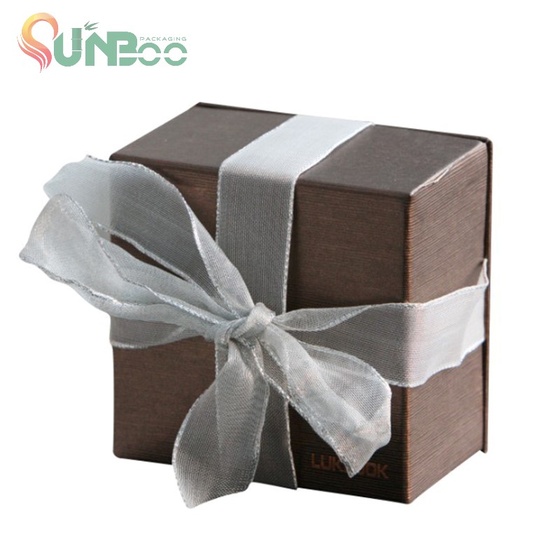 Nette quadratische Geschenkbox mit Organza Ribbon-SP-Box049