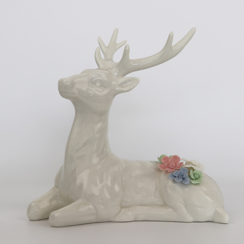 Deer-Keramikschmuck für Weihnachten