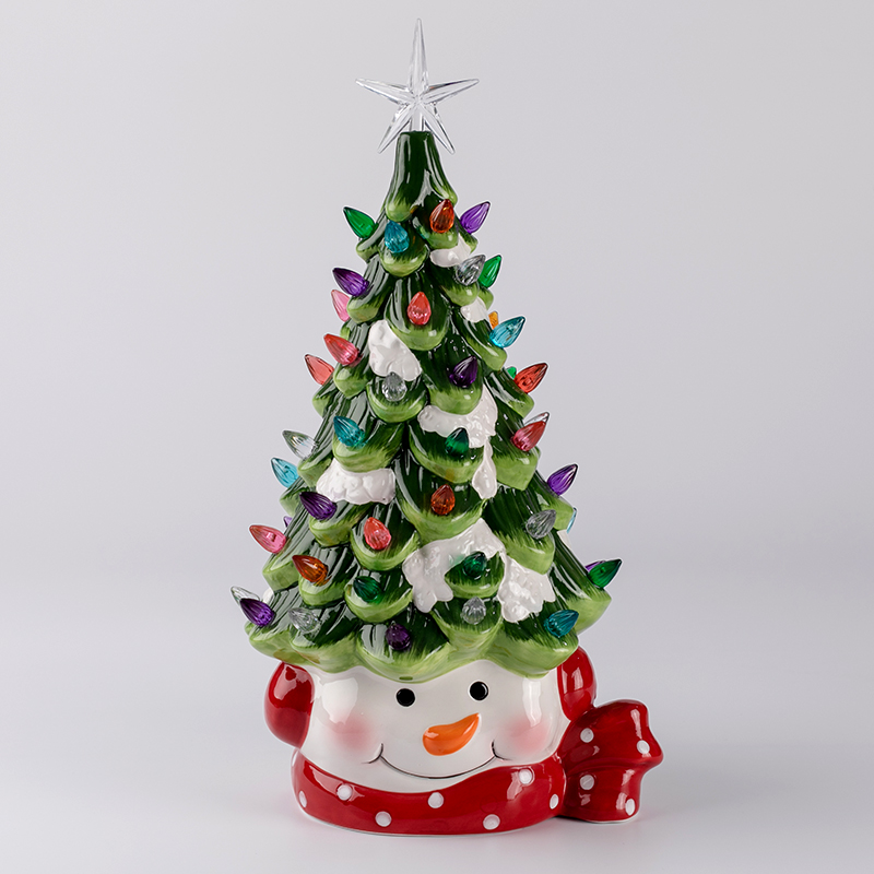 Beleuchtete keramische Dekorationen Weihnachtsfiguren Schneemann Santa und Weihnachtsbäume