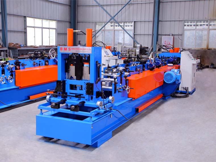 C-Kanal-Herstellungsmaschine C Purlin Machine China